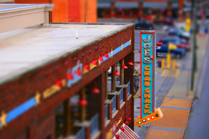 Tilt-dhift photograph of a restaurant sign